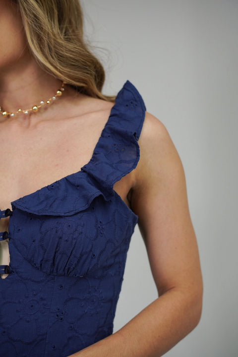 VESTIDO LARGO EN OJALILLO CON DETALLE EN TIRAS, ESCOTE DELICADO Y BOLSILLOS REF 1506