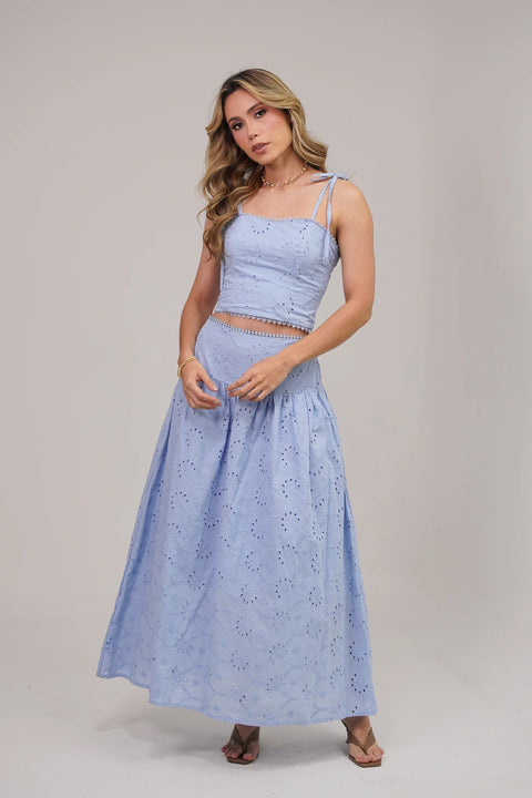 SET DE OJALILLO CON FALDA LARGA Y TOP DE TIRAS FRUNCIDO EN ESPALDA Y CIERRE REF 1425