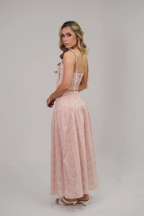 SET DE OJALILLO CON FALDA LARGA Y TOP DE TIRAS FRUNCIDO EN ESPALDA Y CIERRE REF 1425