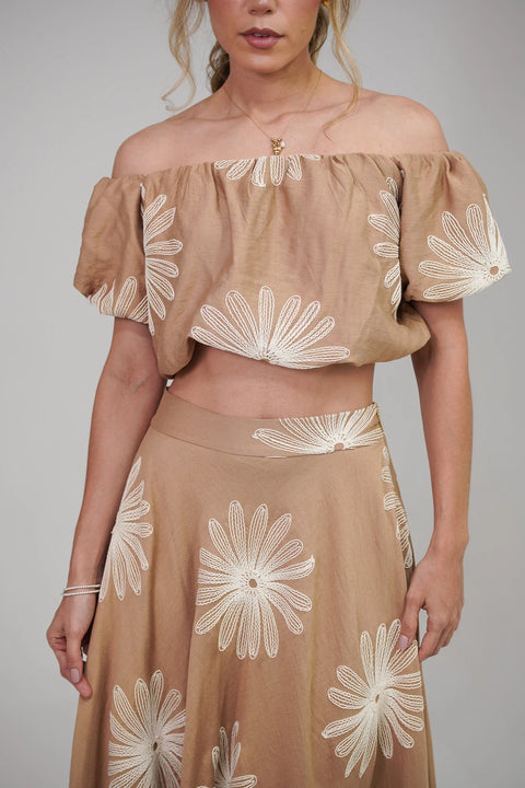 SET DE FALDA LARGA Y TOP OFF SHOULDER CON BORDADOS FLORALES REF 1429