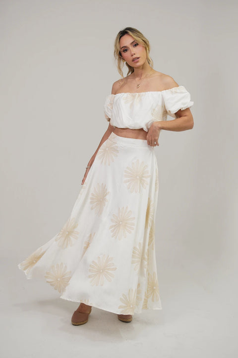 SET DE FALDA LARGA Y TOP OFF SHOULDER CON BORDADOS FLORALES REF 1429