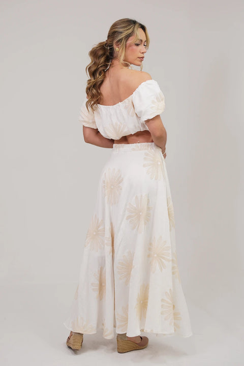 SET DE FALDA LARGA Y TOP OFF SHOULDER CON BORDADOS FLORALES REF 1429
