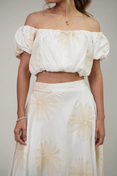 SET DE FALDA LARGA Y TOP OFF SHOULDER CON BORDADOS FLORALES REF 1429