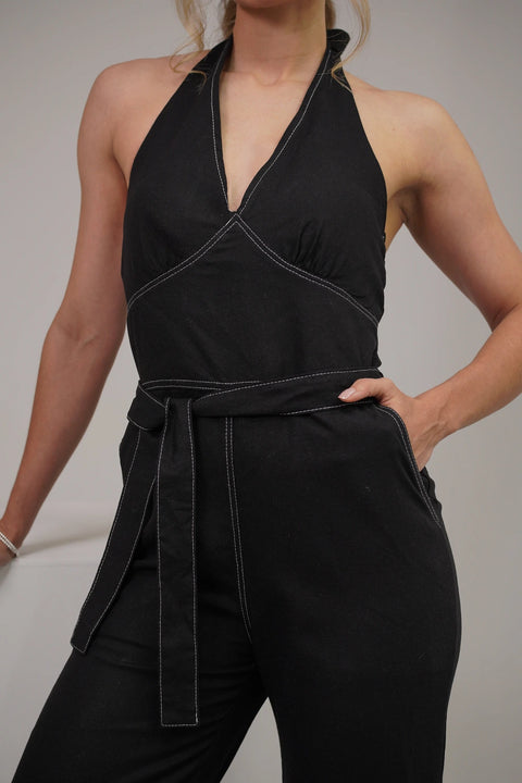 ENTERIZO HALTER DE BOTA ANCHA CON CINTURÓN DE LAZO Y COSTURAS A CONTRASTE REF 1601