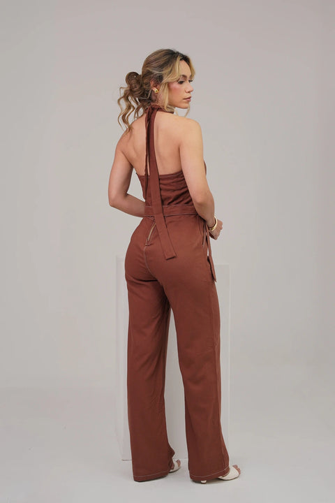 ENTERIZO HALTER DE BOTA ANCHA CON CINTURÓN DE LAZO Y COSTURAS A CONTRASTE REF 1601