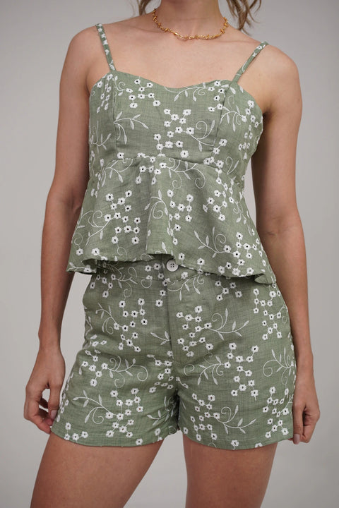SET DE SHORT Y TOP DE TIRANTES CON DETALLE PEPLUM Y BORDADO FLORAL REF 1423
