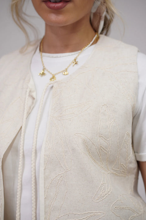 CHALECO BORDADO DE PALMAS REF 0322