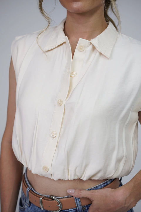 BLUSA CROPPED CON HOMBROS ESTRUCTURADOS Y ELÁSTICO EN CINTURA REF 0325