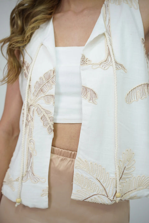 CHALECO BORDADO DE PALMAS REF 0322