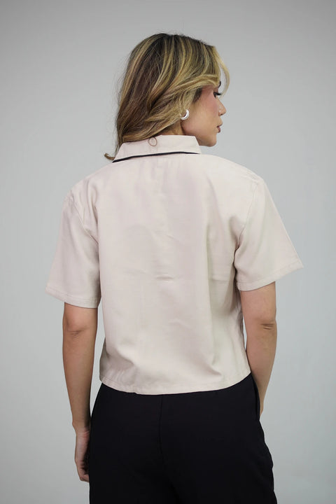 CAMISA CROPPED DE MANGA CORTA CON BOTONES Y RIBETE DE CONTRASTE REF 0323