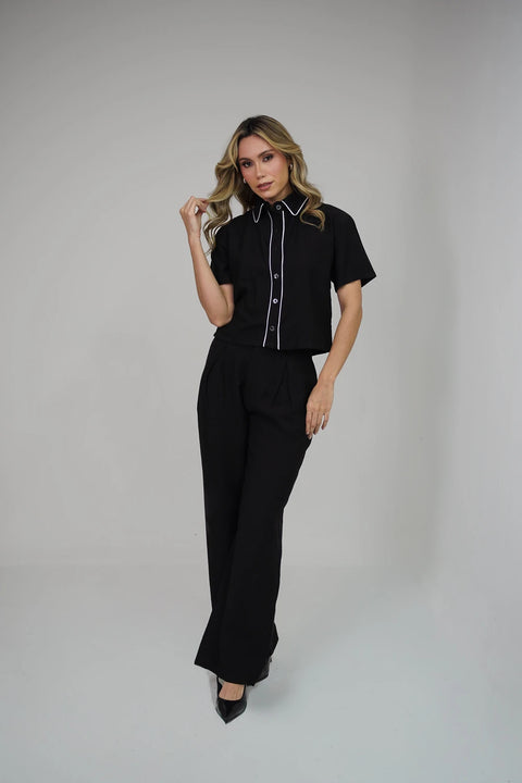 CAMISA CROPPED DE MANGA CORTA CON BOTONES Y RIBETE DE CONTRASTE REF 0323