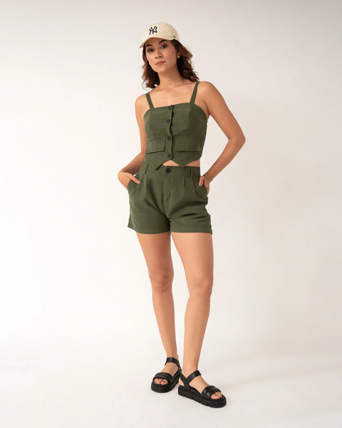 SET DE SHORT Y CHALECO DE TIRAS CON BOLSILLOS