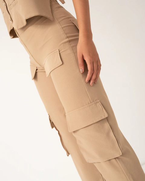 SET DE PANTALÓN Y CHALECO CON RIBETES ESCOTE ESPALDA